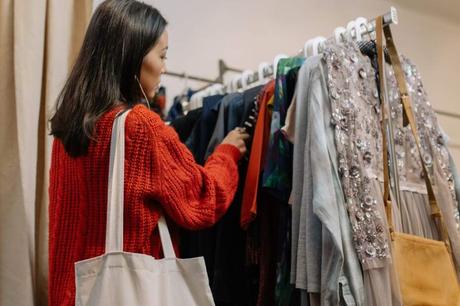 Second-hand clothing: where and why to buy it