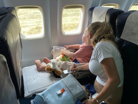 Tips on Entertaining Kids during a Flight