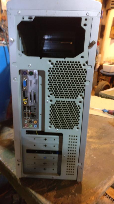 Open a PC Case Safely: 10 Easy Ways Open a PC Case Safely