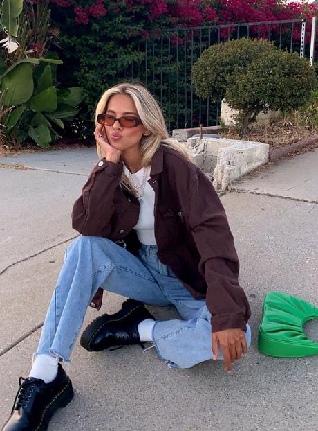 90s Aesthetic Fashion: What&apos;s Hot on Instagram Now?