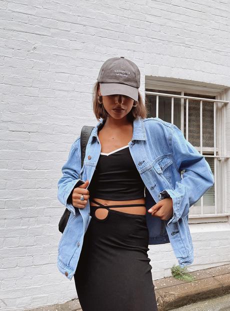 90s Aesthetic Fashion: What&apos;s Hot on Instagram Now?