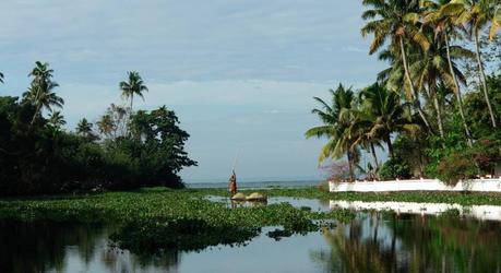 Kerala Round Trip: Temples, Traditions and Beach