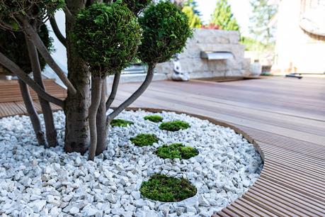 Enhance Your Outdoor Space: Decorative Stone Ideas for Modern Mothers