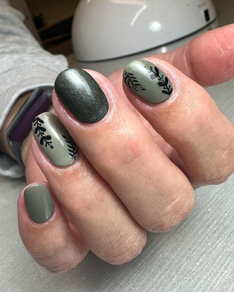 10+ Creative Sage Green Nail Ideas Everyone Will Envy