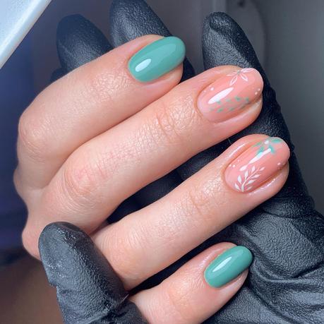 10+ Creative Sage Green Nail Ideas Everyone Will Envy