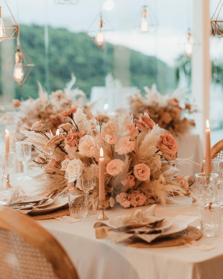 popular wedding flowers peach roses table decor