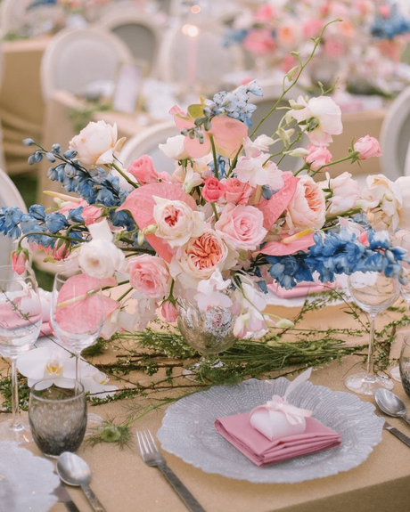 popular wedding flowers pink roses table florisitcs