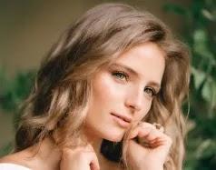 model girl hand on chin generated by DeeP DreaM Generator AI