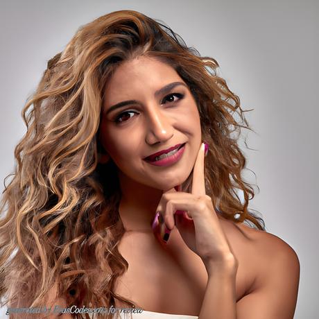 model girl hand on chin