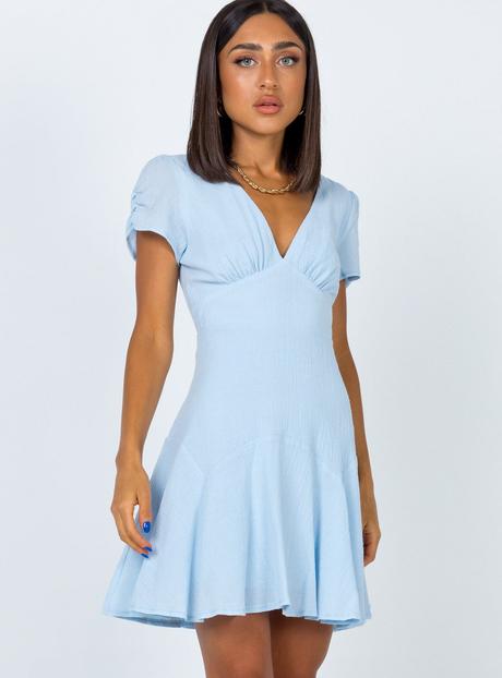 The Best Shades of Blue for Cottagecore Dresses