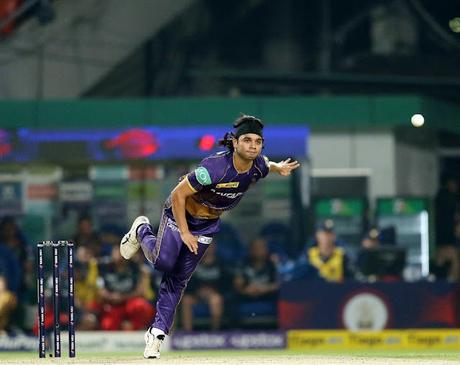 Suyash Sharma fills up blank pages !!