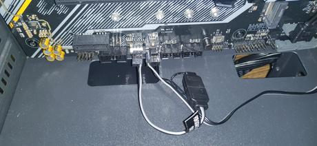 No RGB Header on Motherboard—What Should You Do? 10 Easy Ways No RGB Header on Motherboard