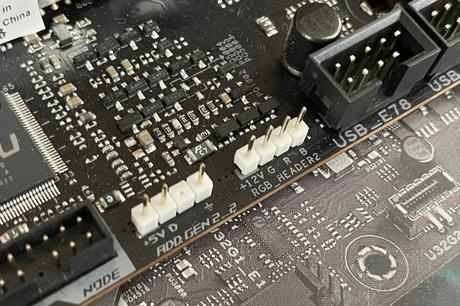 No RGB Header on Motherboard—What Should You Do? 10 Easy Ways No RGB Header on Motherboard