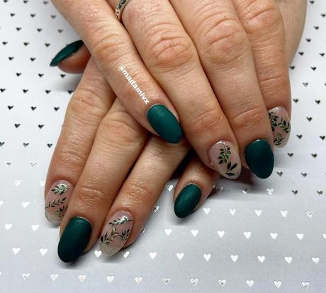 Creative Dark Green Nail Ideas For Every Aesthetic