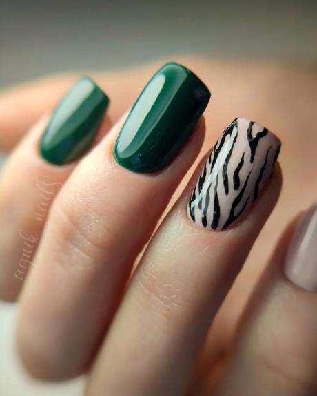 Creative Dark Green Nail Ideas For Every Aesthetic