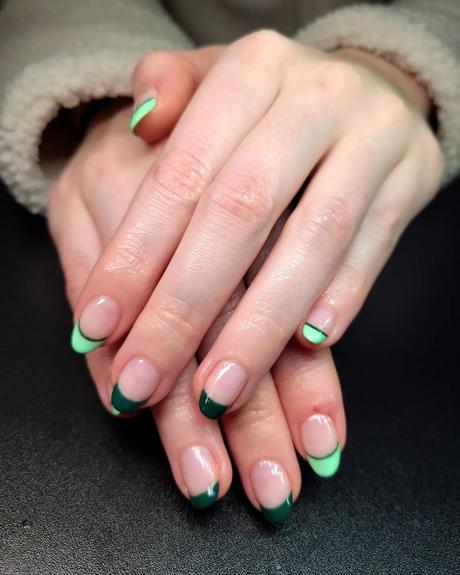 Creative Dark Green Nail Ideas For Every Aesthetic