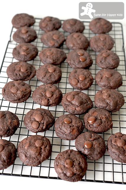 best quick easy chewy double chocolate chip cookies