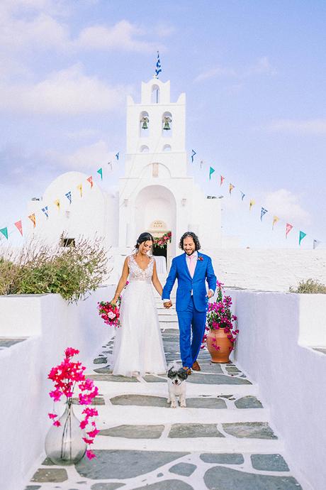 Modern summer wedding in Sifnos with bougainvillea in fuchsia hues │ Demetra & Panayiotis modern-summer-wedding-sifnos-bougainvillea-fuchsia-hues_01x