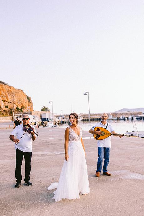 Modern summer wedding in Sifnos with bougainvillea in fuchsia hues │ Demetra & Panayiotis modern-summer-wedding-sifnos-bougainvillea-fuchsia-hues_15