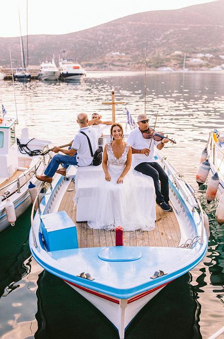 Modern summer wedding in Sifnos with bougainvillea in fuchsia hues │ Demetra & Panayiotis modern-summer-wedding-sifnos-bougainvillea-fuchsia-hues_16