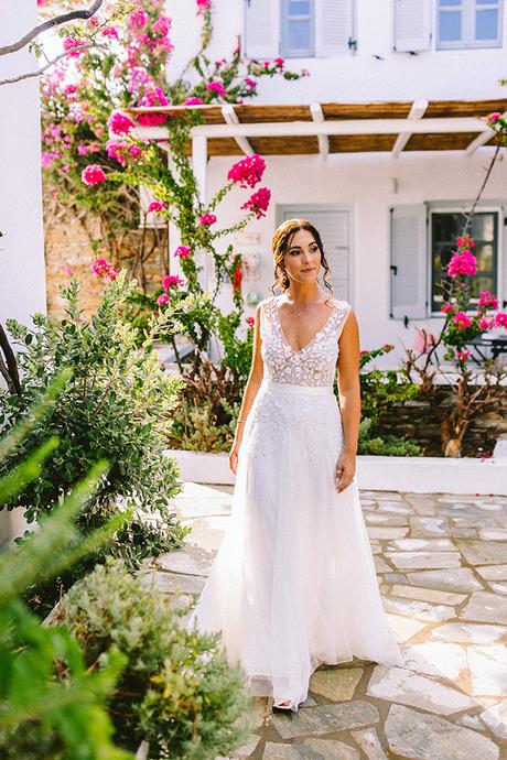 Modern summer wedding in Sifnos with bougainvillea in fuchsia hues │ Demetra & Panayiotis modern-summer-wedding-sifnos-bougainvillea-fuchsia-hues_13