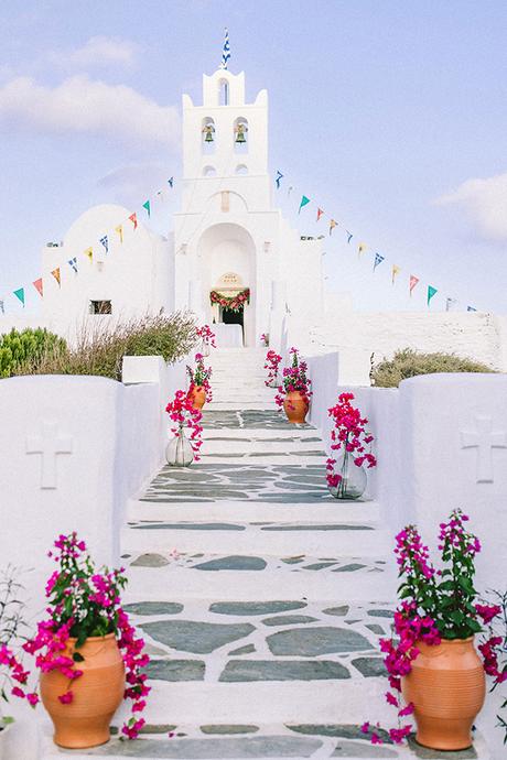 Modern summer wedding in Sifnos with bougainvillea in fuchsia hues │ Demetra & Panayiotis modern-summer-wedding-sifnos-bougainvillea-fuchsia-hues_20