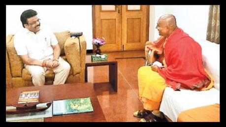 Ven. Samanthabadra Thera and Deputy High Commissioner of Sri Lanka to Southern India Dr. D Venkateshwaran. 