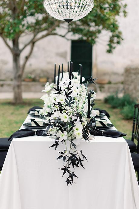 Black and White wedding inspiration at the Courti Estate with the most gorgeous details black-white-wedding-inspiration-courti-estate-gorgeous-details_32