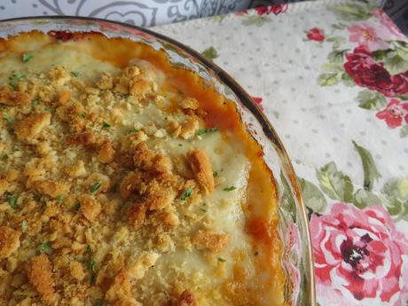 Macaroni Cheese & Tomato Bake