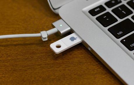 How to Use a Flash Drive or Memory Stick