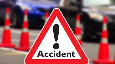 Man critical, four  vehicles damaged in  Kilinochchi cab collision