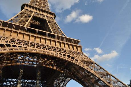 Explore The Eiffel Tower With Our Tour Guide.