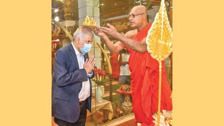 President inaugurates  ‘Buddha Rashmi’ Vesak Zone