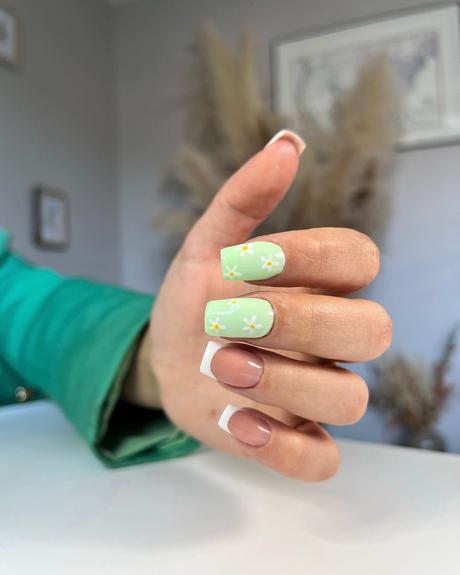 Lime Green Nails: A Spicy Pop for Your Manicure