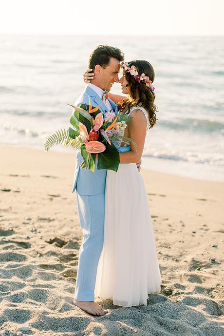 intimate-beach-wedding-crete-tropical-vibes_06