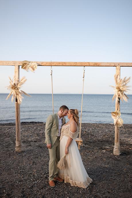 beach-boho-wedding-santorini-pampas-grass-dried-blooms_01