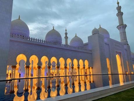 Visiting the Grand Mosque Abu Dhabi: A Magnificent Place of Worship