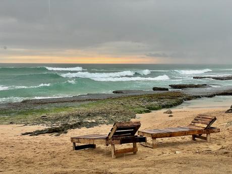 waves-at-coconuts-beach-in-the-rain