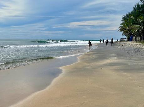 Main-point-arugam-bay-in-the-daytime