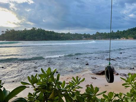 waves-in-hiriketiya-bay-sri-lanka