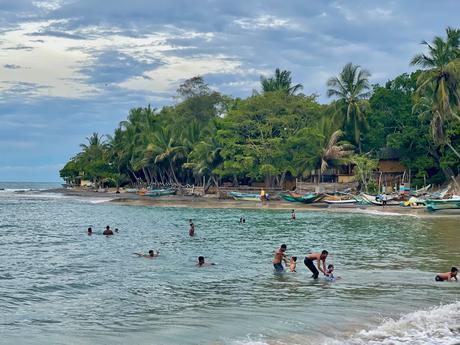 baby-point-arugam-bay-with-families-swimming-in-the-sea