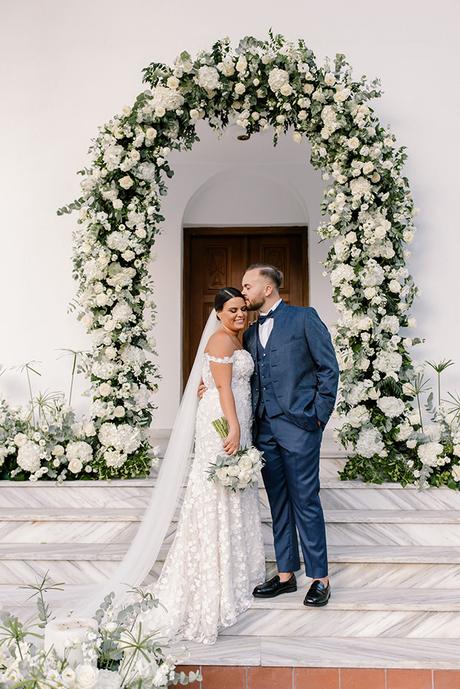 luxurious-summer-wedding-thessaloniki-impressive-floral-arrangments-white-shades_01