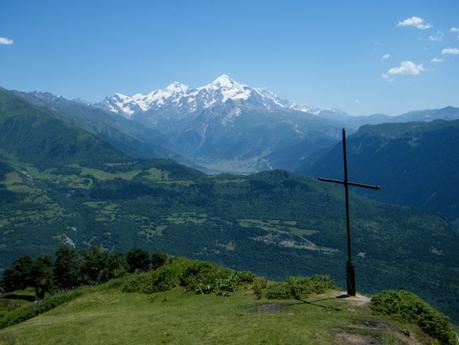 Tbilisi-to-Mestia-cross-above-mestia