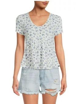 Vintage inspired cut off denim shorts are a must-have!