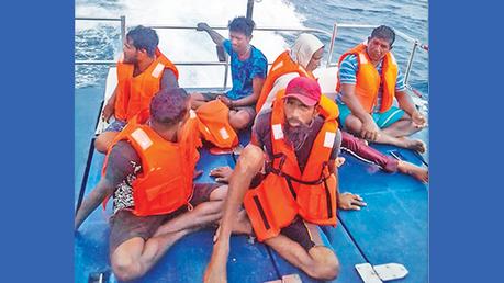 Navy rescues six fishermen off Beruwala