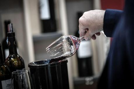 “Debunking the Myth: No Significant Heart Health Benefits Found in Recent Alcohol Consumption Study”