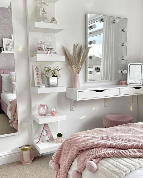 The Super Simple Guide to Setting Up Your Dream Makeup Station