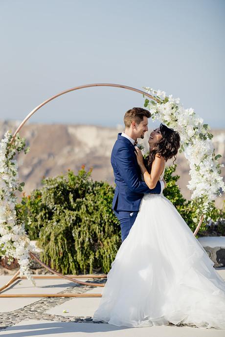 rustic-chic-wedding-santorini-romantic-snapshots-mesmerizing-backdrops_50x