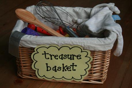 Sensory Play: treasure baskets