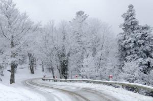 7 Winter Essential Items to Keep Your Family Safe During Winter Holiday Trips